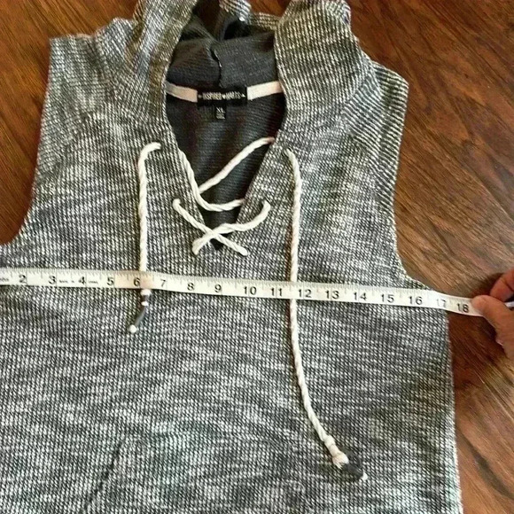 Inspired Hearts Sleeveless Hoodie - Picture 6 of 9